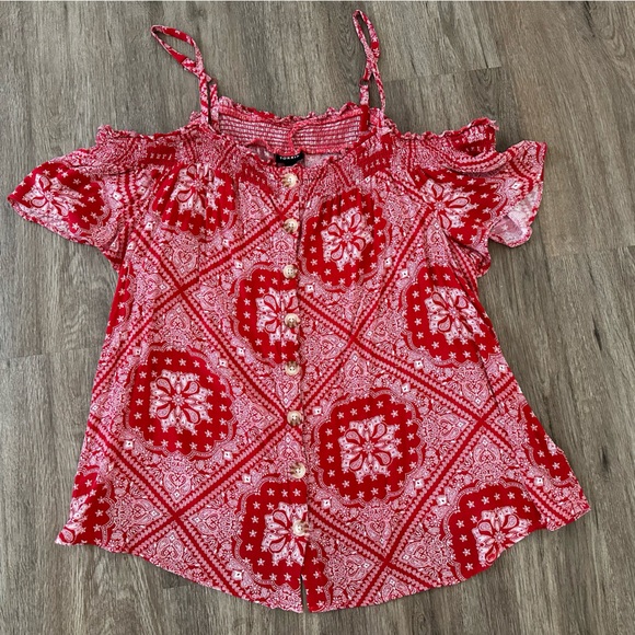 TORRID SIZE 2 2X 18-20 RAYON CREPE SMOCKED COLD SHOULDER BLOUSE RED WHITE - Picture 4 of 8